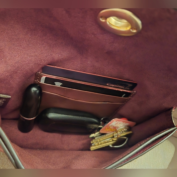 💥FLASH SALE 💲 FIRM 🔒  COACH: Originals Turnlock Wristlet - Picture 7 of 12